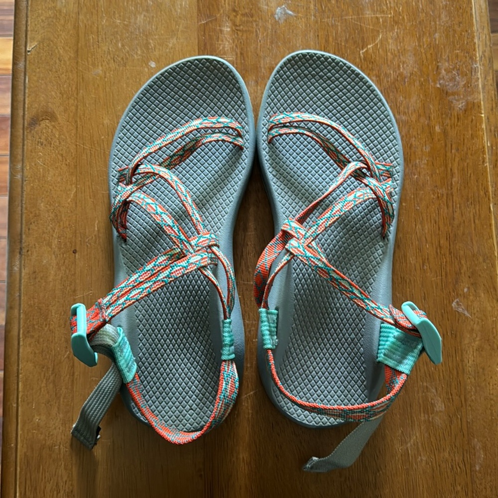 Women’s Chacos Size 9